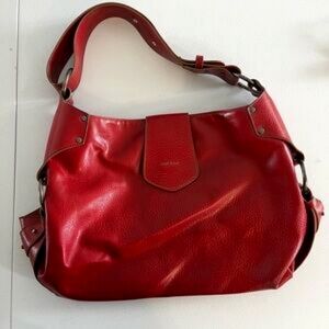 🌹🌙 Authentic Matt & Nat Vegan Shoulder Bag – Deep Crimson🌹🌙